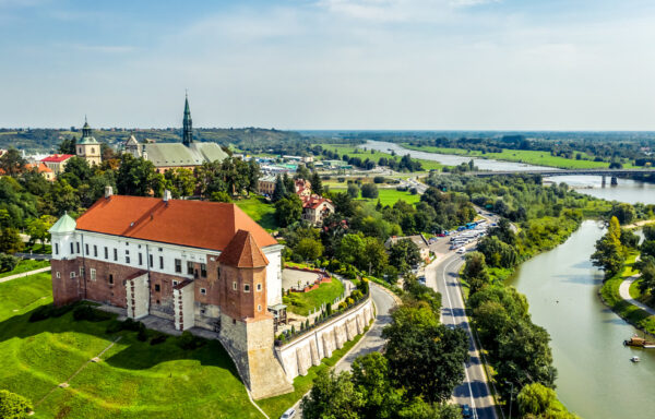 1 dzień Sandomierz  – ” Zwiedzanie Winnicy i degustacja Wina” 10.06.2023 r.